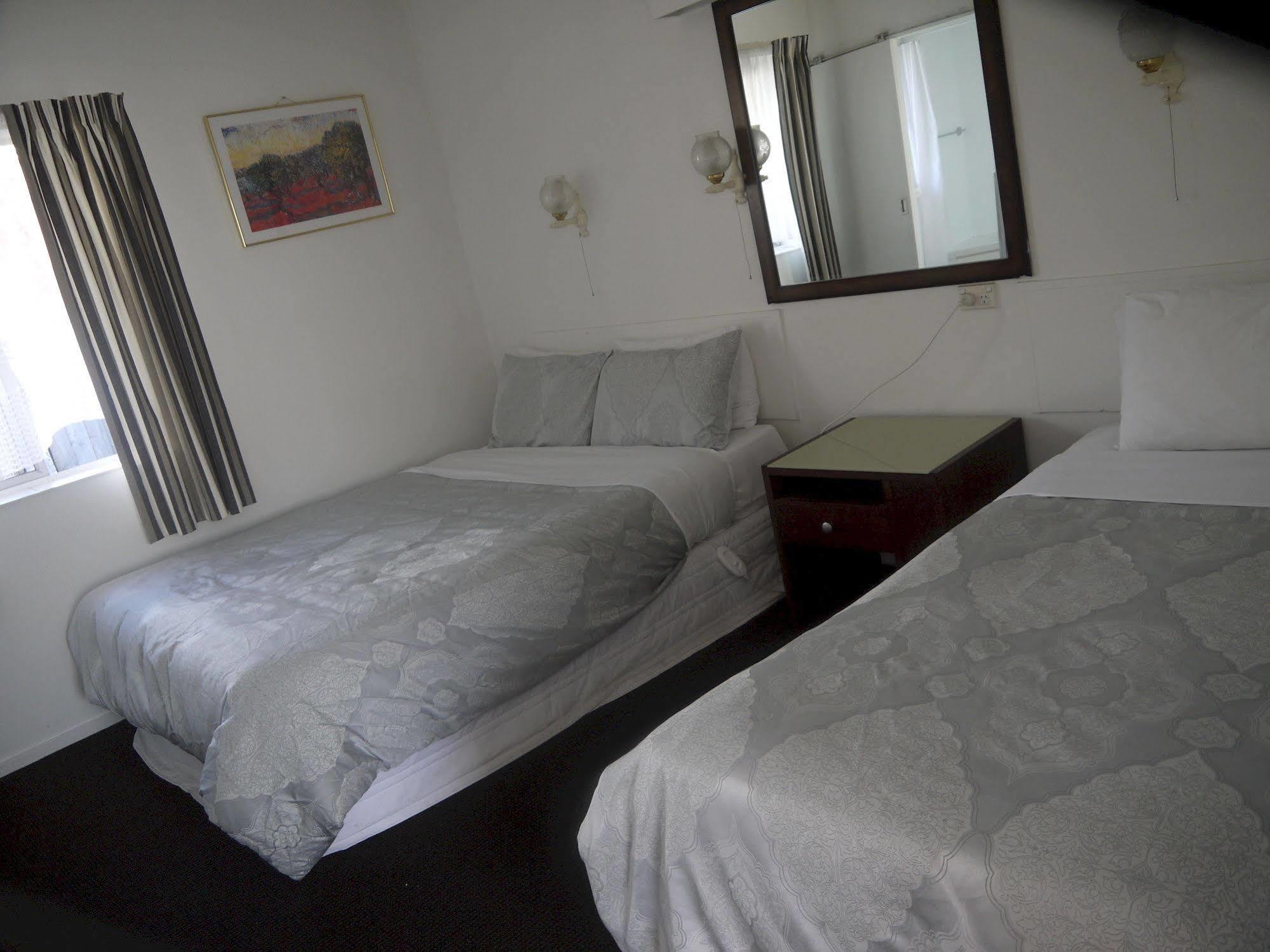 Achilles Motel Christchurch Exterior photo