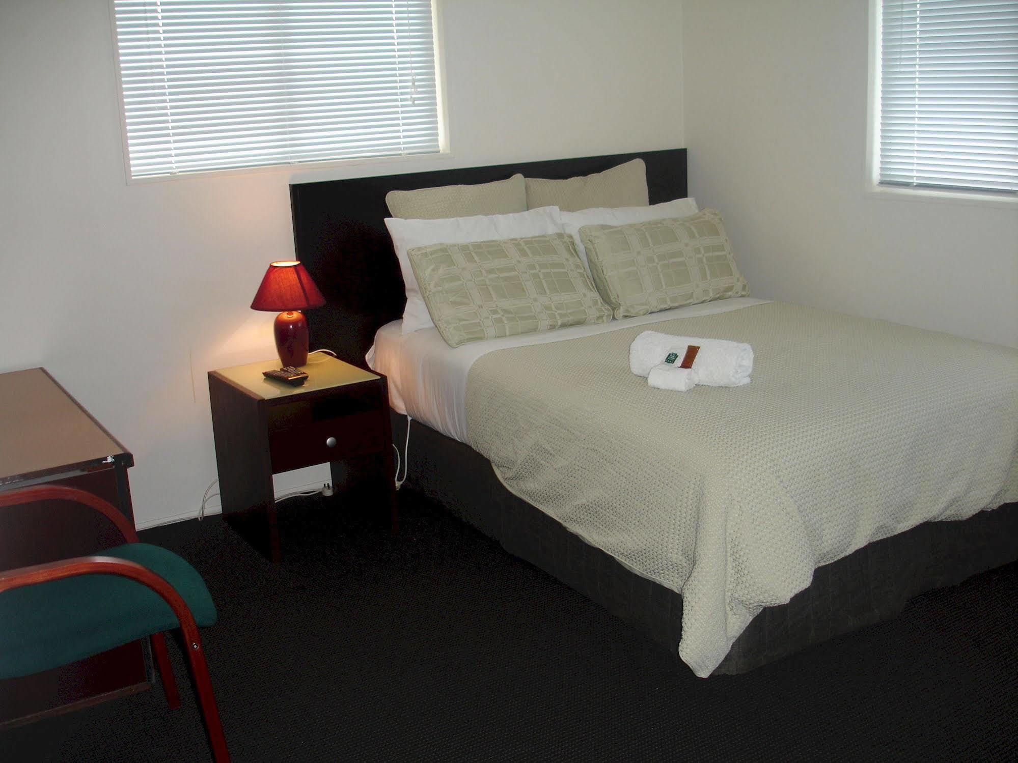 Achilles Motel Christchurch Exterior photo